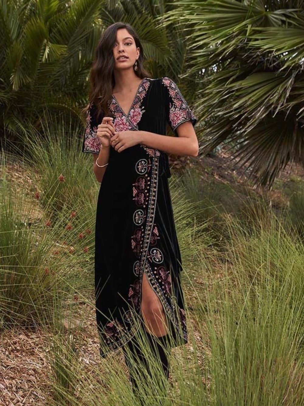 Johnny Was Joanna Velvet
Wrap Dress Black Embroidered Floral Sz Medium